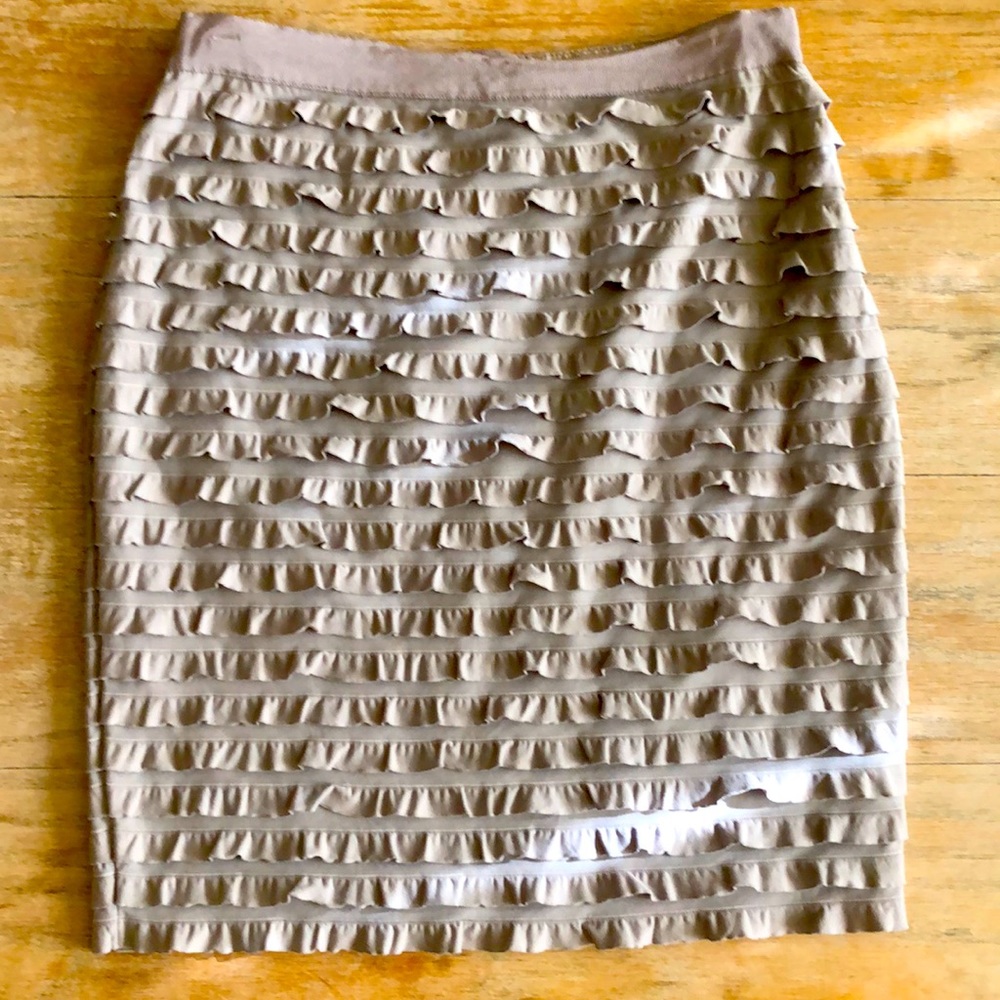 Banana republic petite ruffle skirt